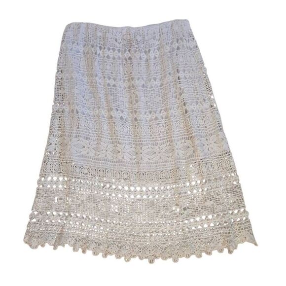 Lane Bryant Dresses & Skirts - Lane Bryant Womens White Lace Crochet Overlay Lined Pull On Skirt Size 18